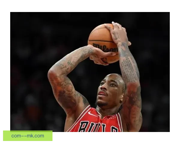 萨里愤怒摔水瓶提前返回更衣室 引发球迷热议球队内讧猜测